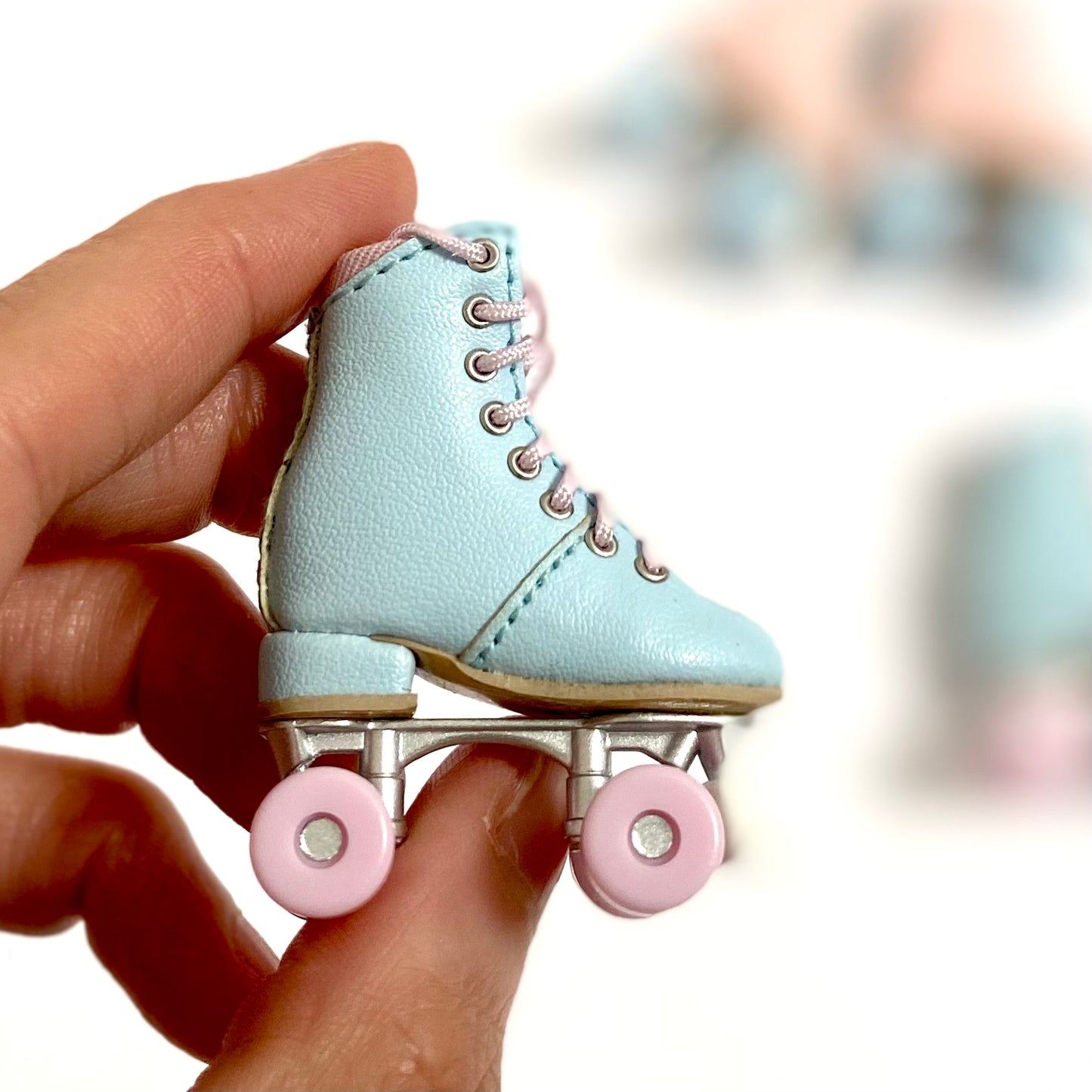 Doll roller skate boots Blythe 1/6 scale Blue leather Obitsu 24 BJD dolls rollerskates - Blacksparrowuk