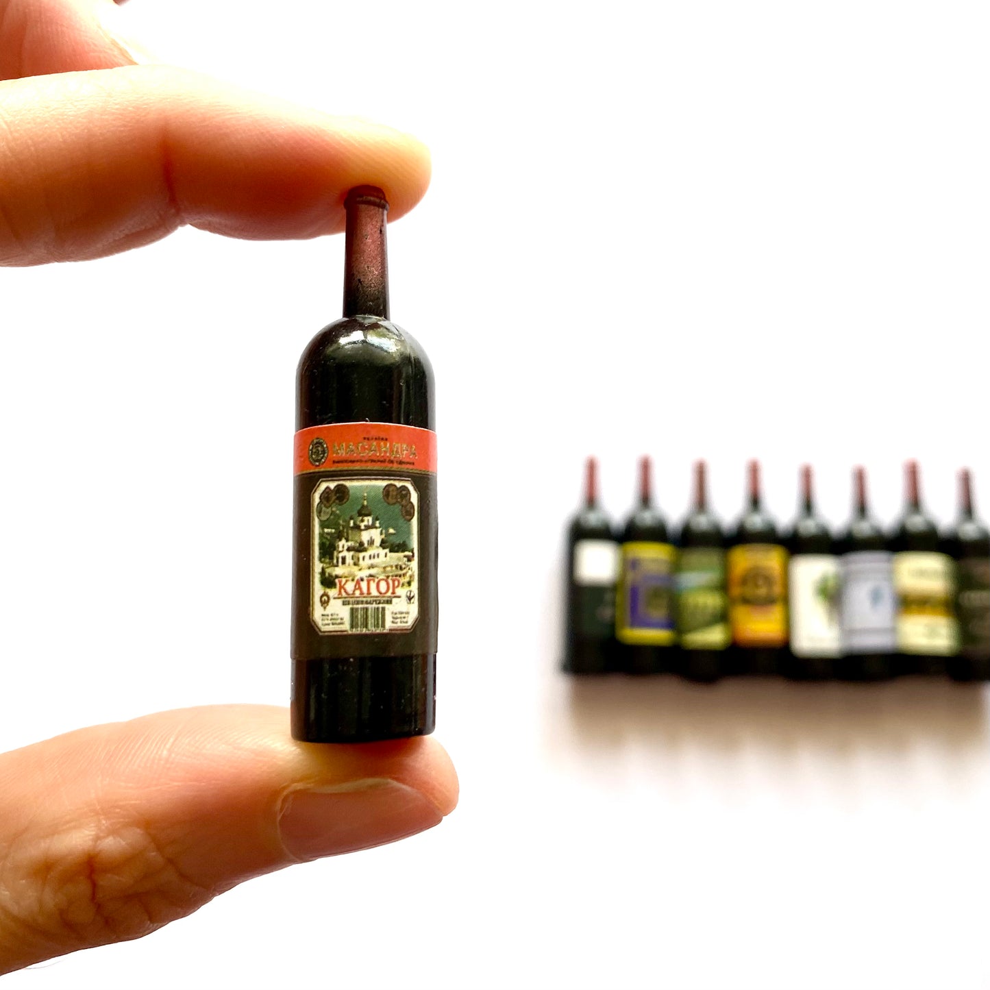 Miniature Kitchen Wine bottle 1/6 Red Wine resin food Random design Play kitchen Dolls kitchenware - Blacksparrowuk