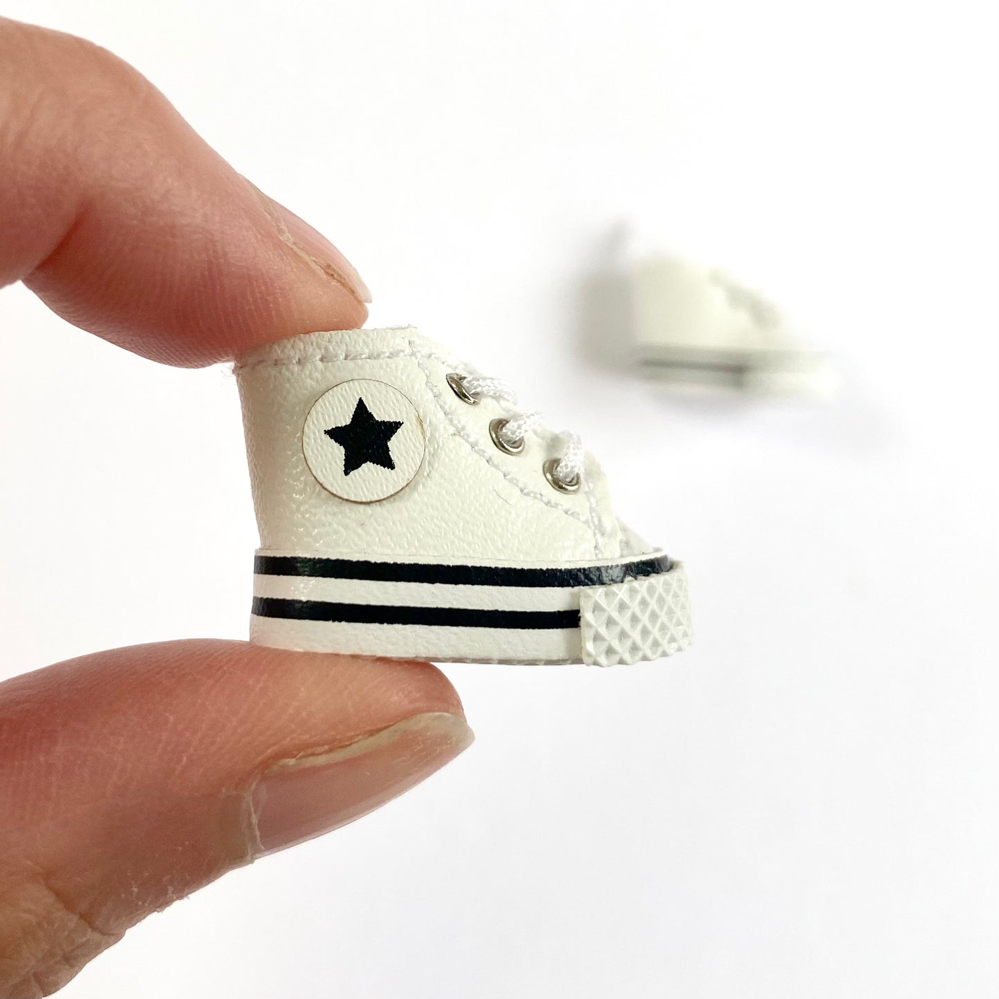 Doll shoes Blythe Doll trainers White leather Mini shoes 1/6 scale tiny Miniature High top Sports shoes - Blacksparrowuk