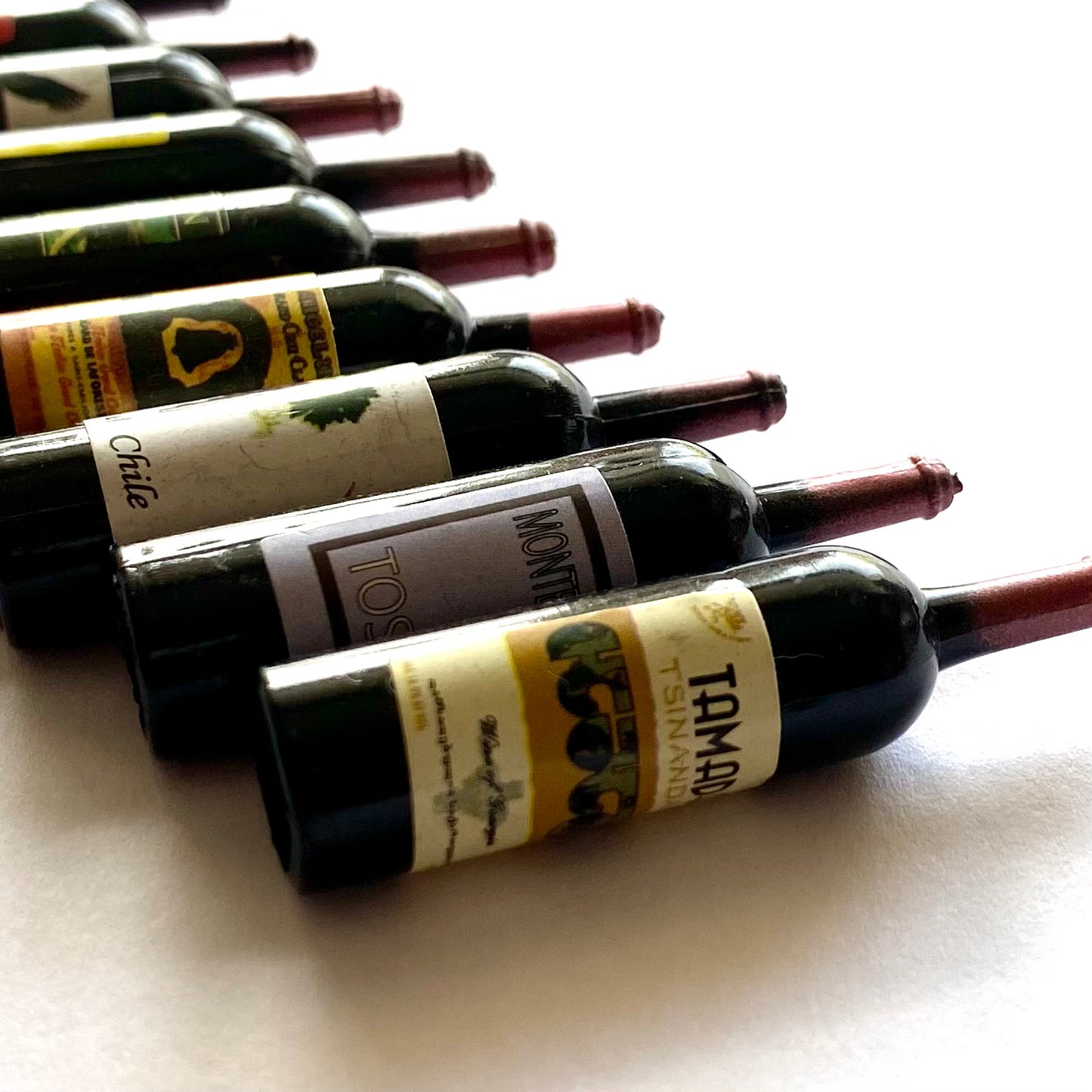 Miniature Kitchen Wine bottle 1/6 Red Wine resin food Random design Play kitchen Dolls kitchenware - Blacksparrowuk