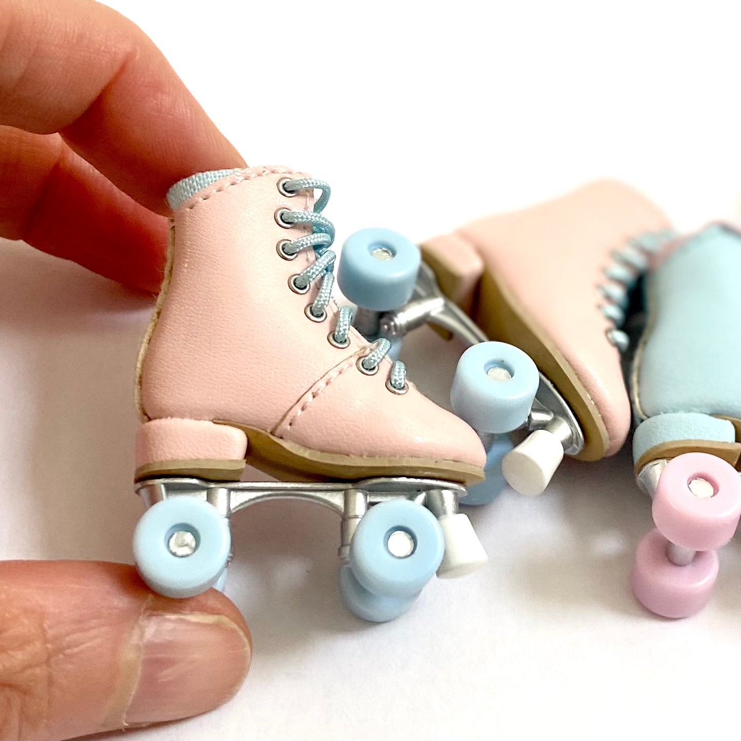 Doll roller skate boots Blythe 1/6 scale Pink leather Obitsu 24 BJD dolls rollerskates - Blacksparrowuk
