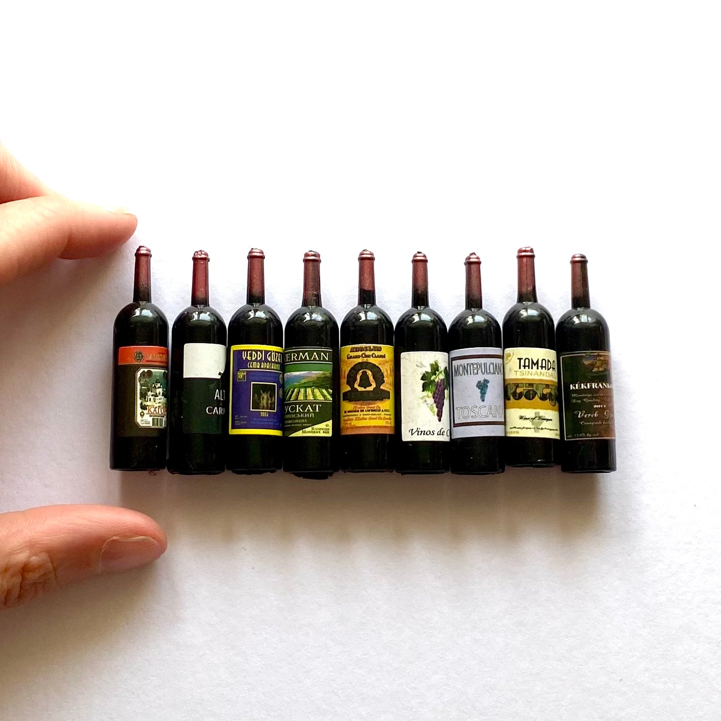 Miniature Kitchen Wine bottle 1/6 Red Wine resin food Random design Play kitchen Dolls kitchenware - Blacksparrowuk