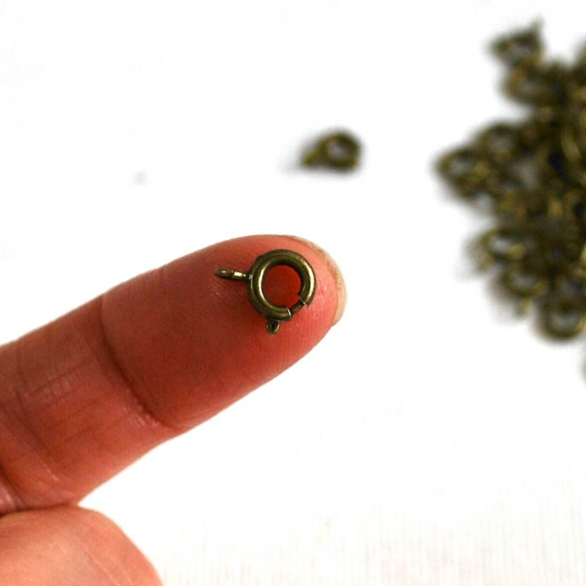 5mm metal Spring clasps - Blacksparrowuk