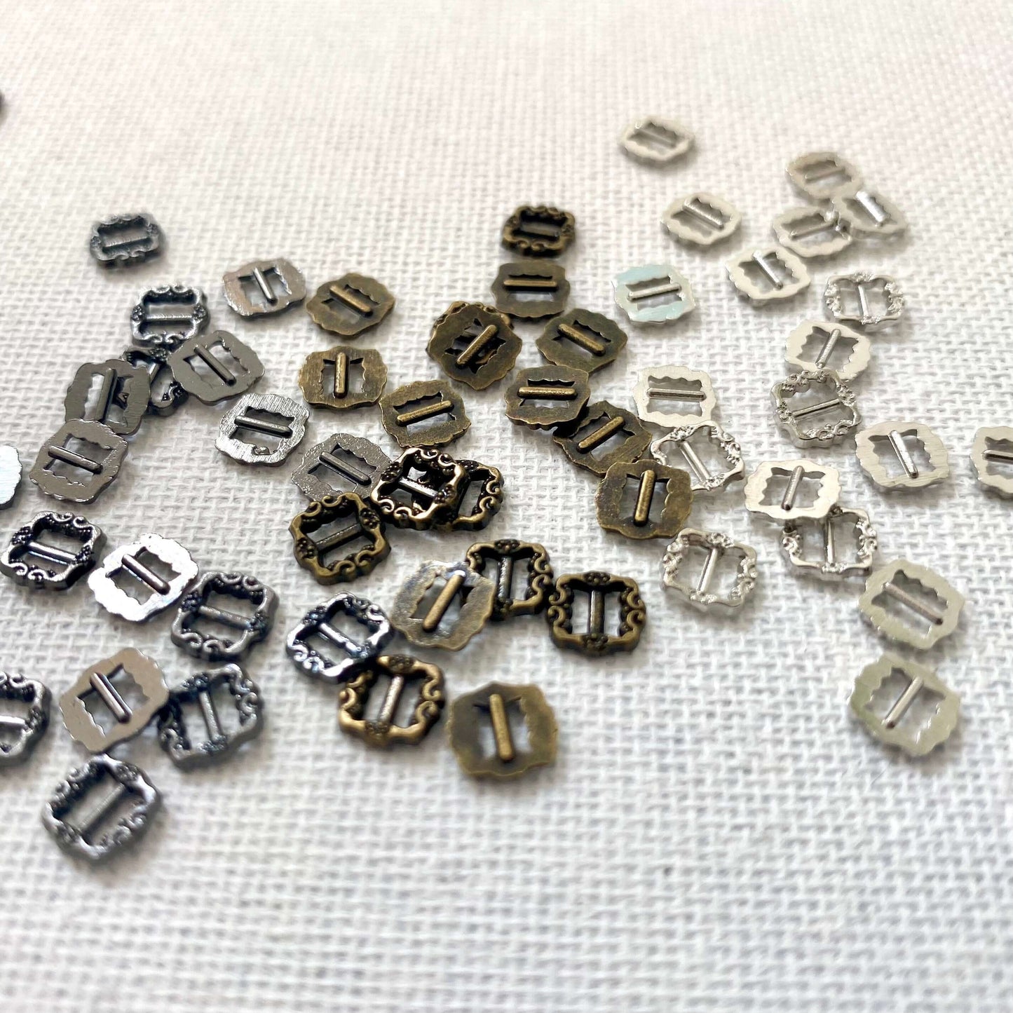 5mm Tiny Doll clothes buckles vintage - Blacksparrowuk