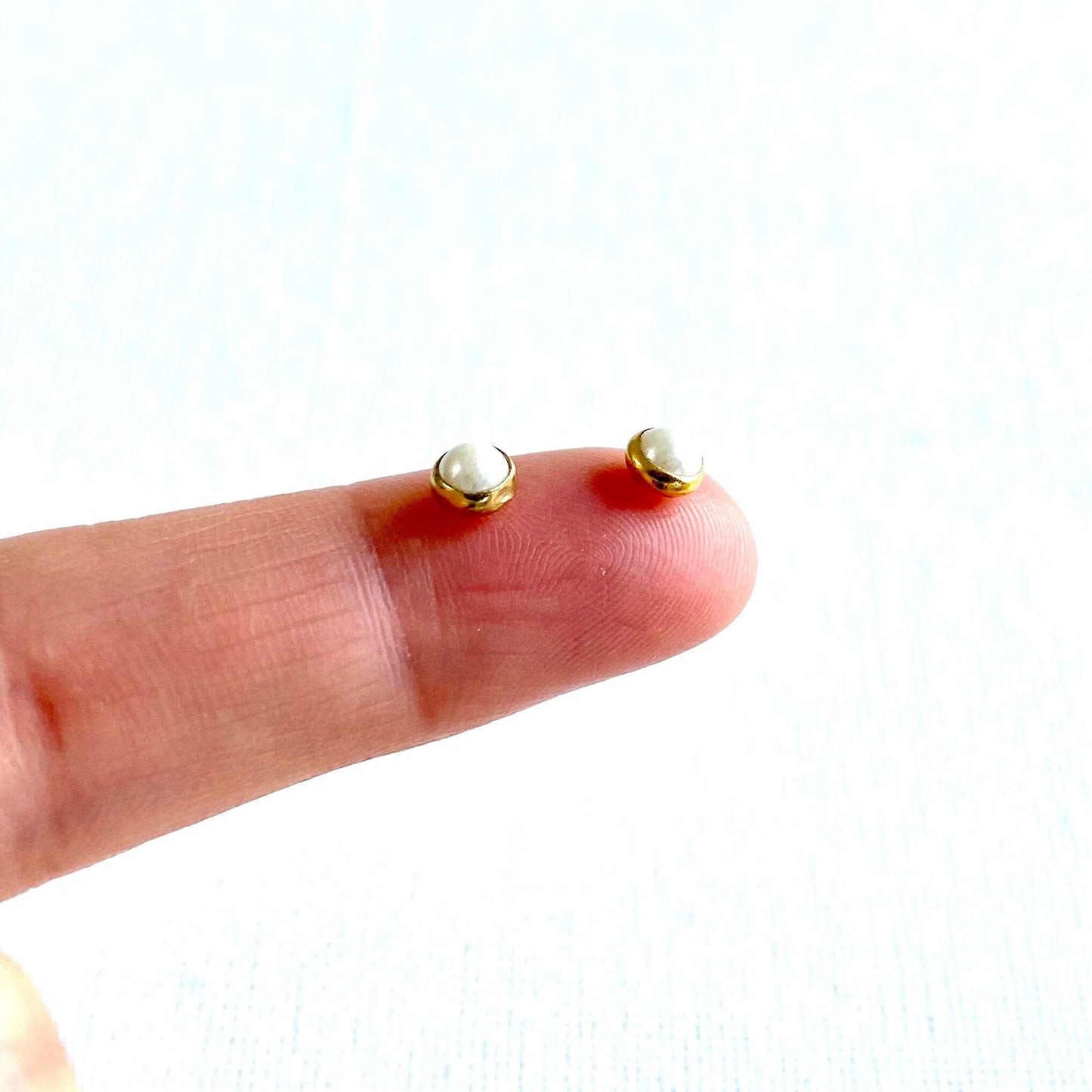 Miniature Pearl buttons 4mm or 5mm for Doll Clothes - Blacksparrowuk