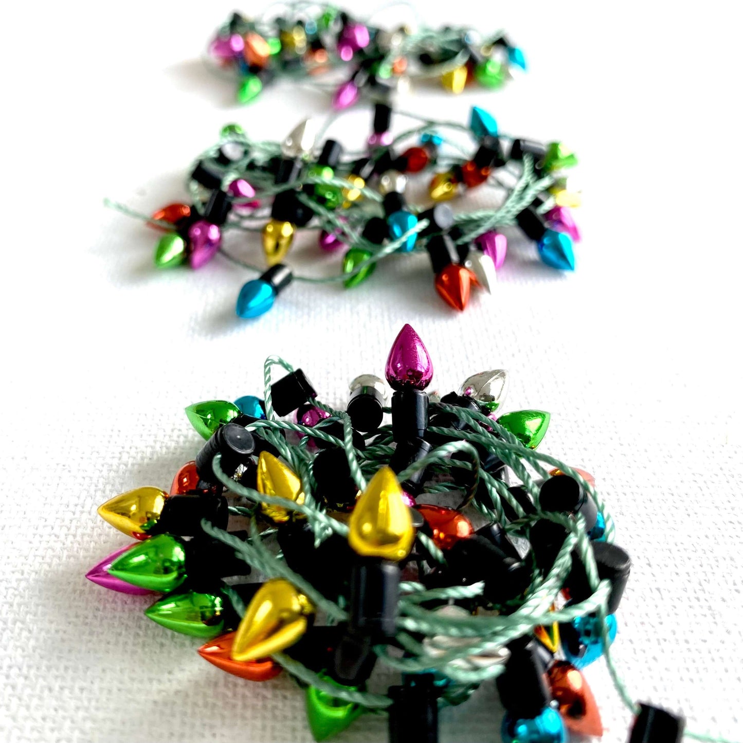 Christmas lights 1mtr String of miniature Christmas tree Fairy lights Metalic multicoloured - Blacksparrowuk