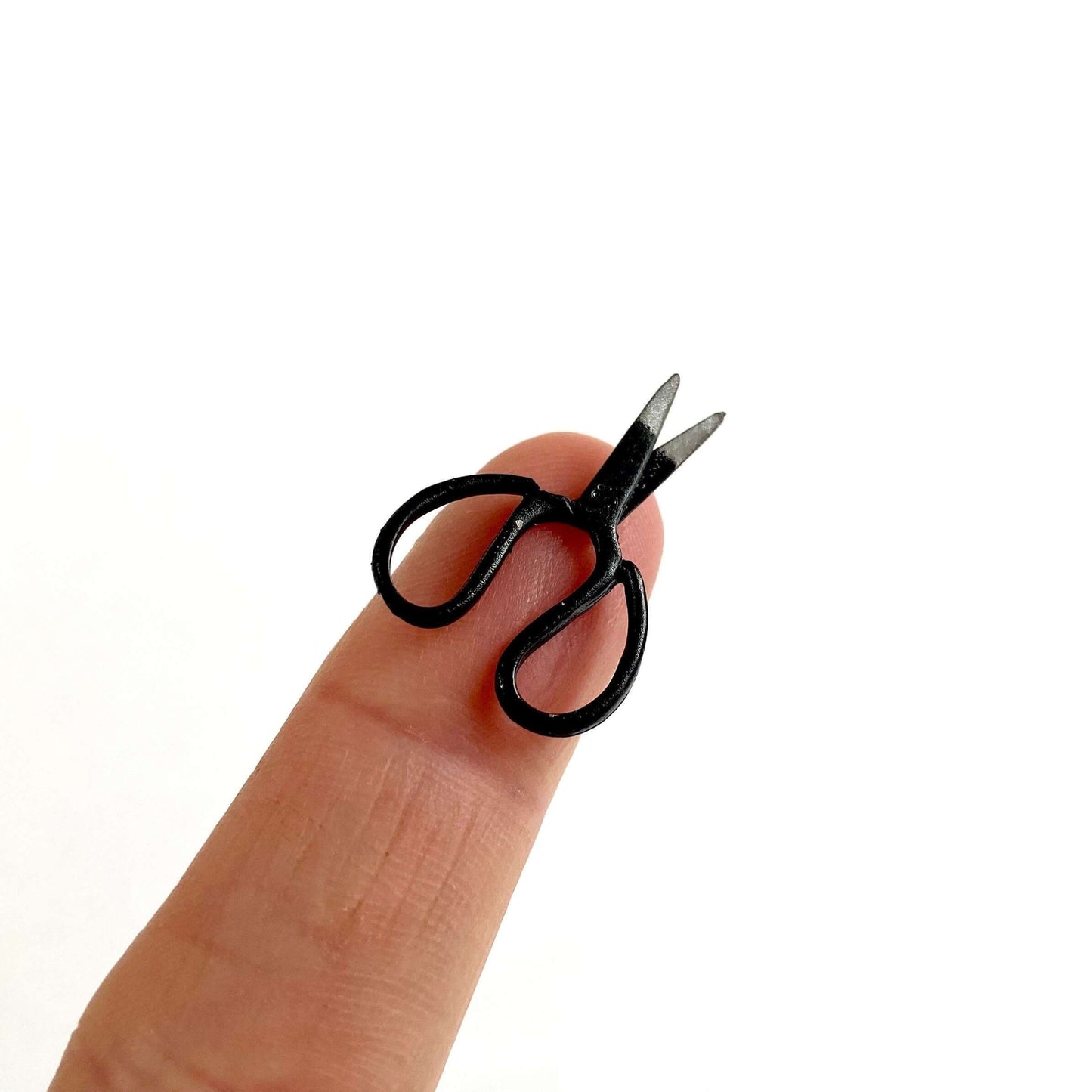 Tiny Metal Scissors - Fully working - 20mm Doll stationery Dollhouse miniature 1/6 scale - Blacksparrowuk