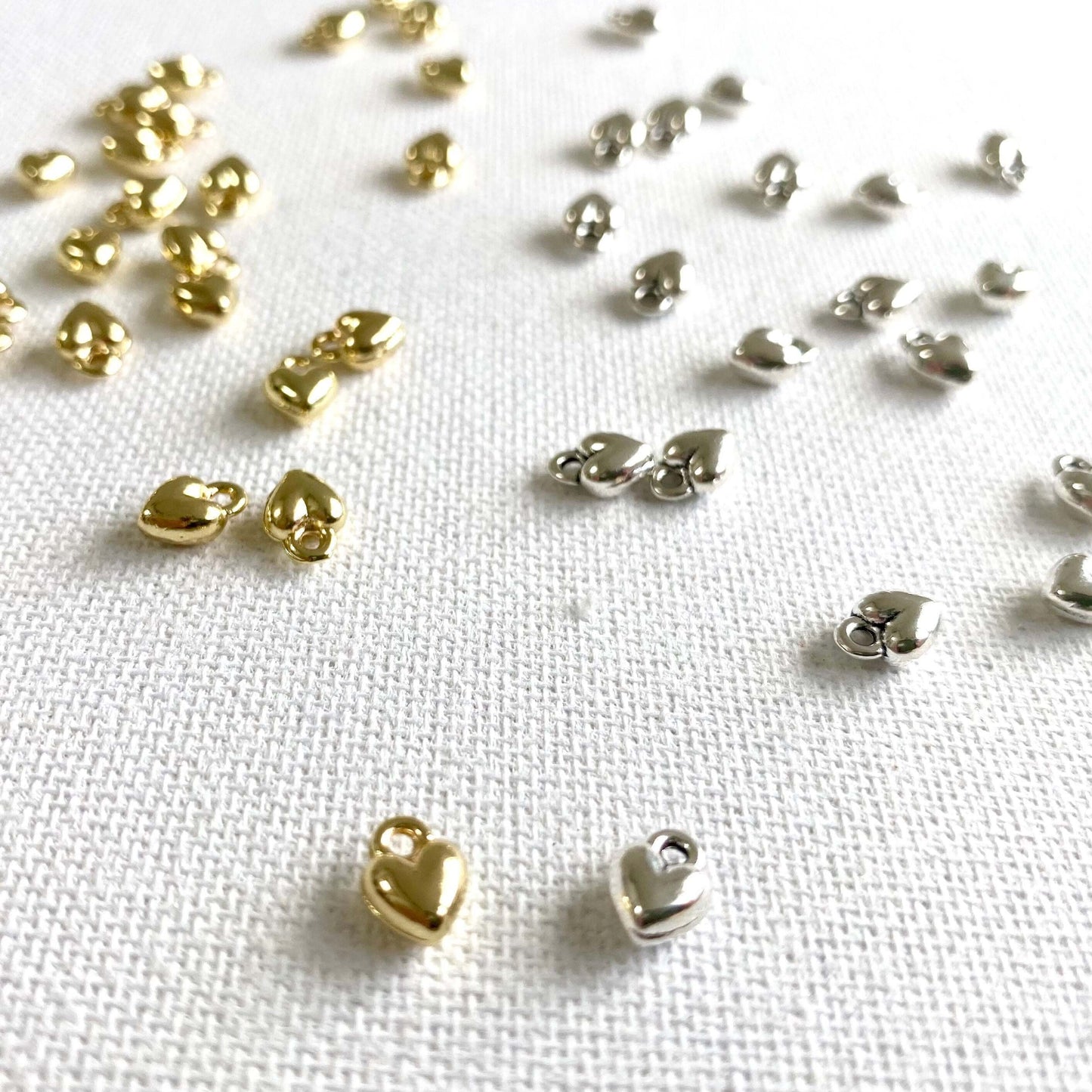 Tiny heart charms Metal Heart pendant - Blacksparrowuk