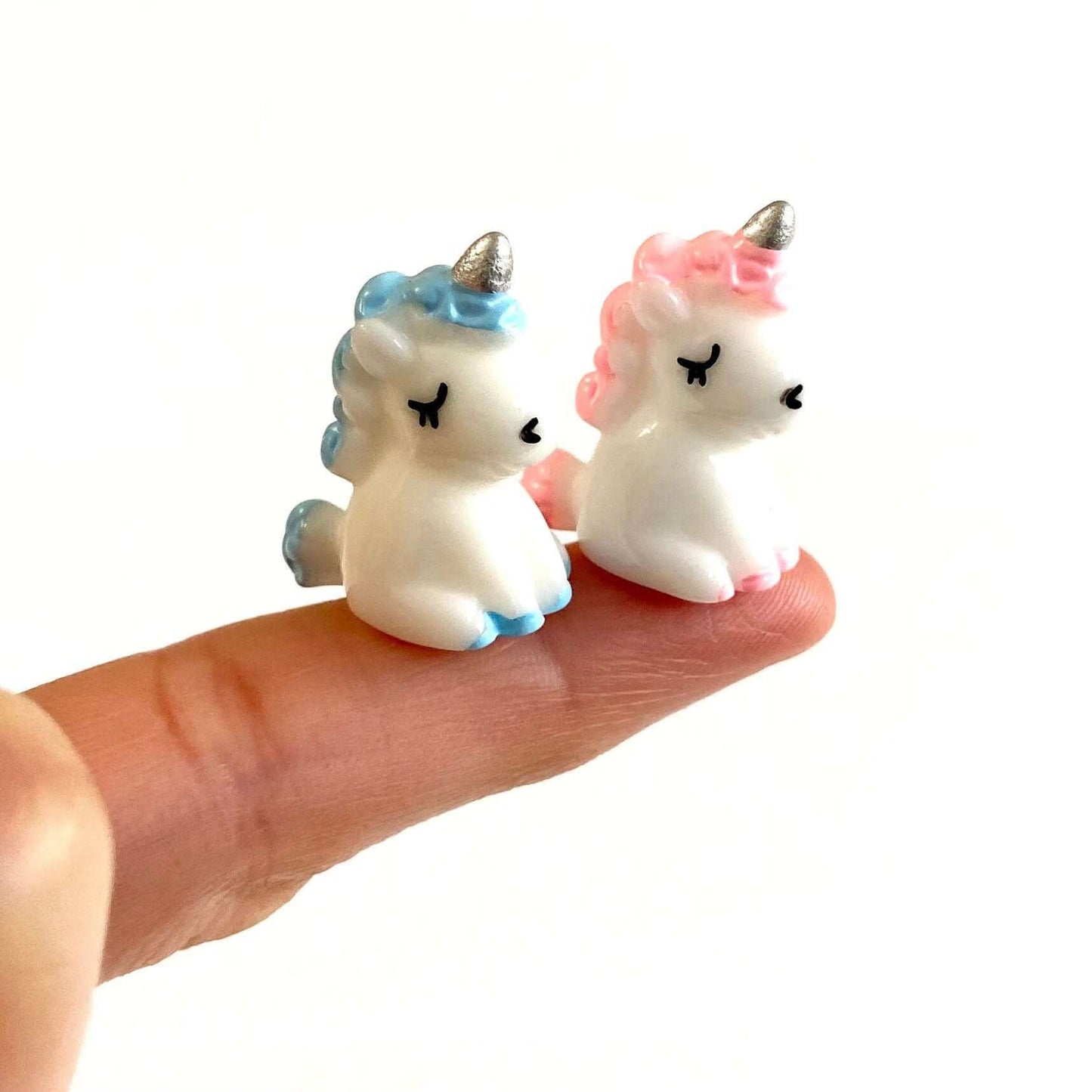 Tiny resin Unicorns Set of 2 Cake decoration Terrarium Fairy Garden figurines - Blacksparrowuk