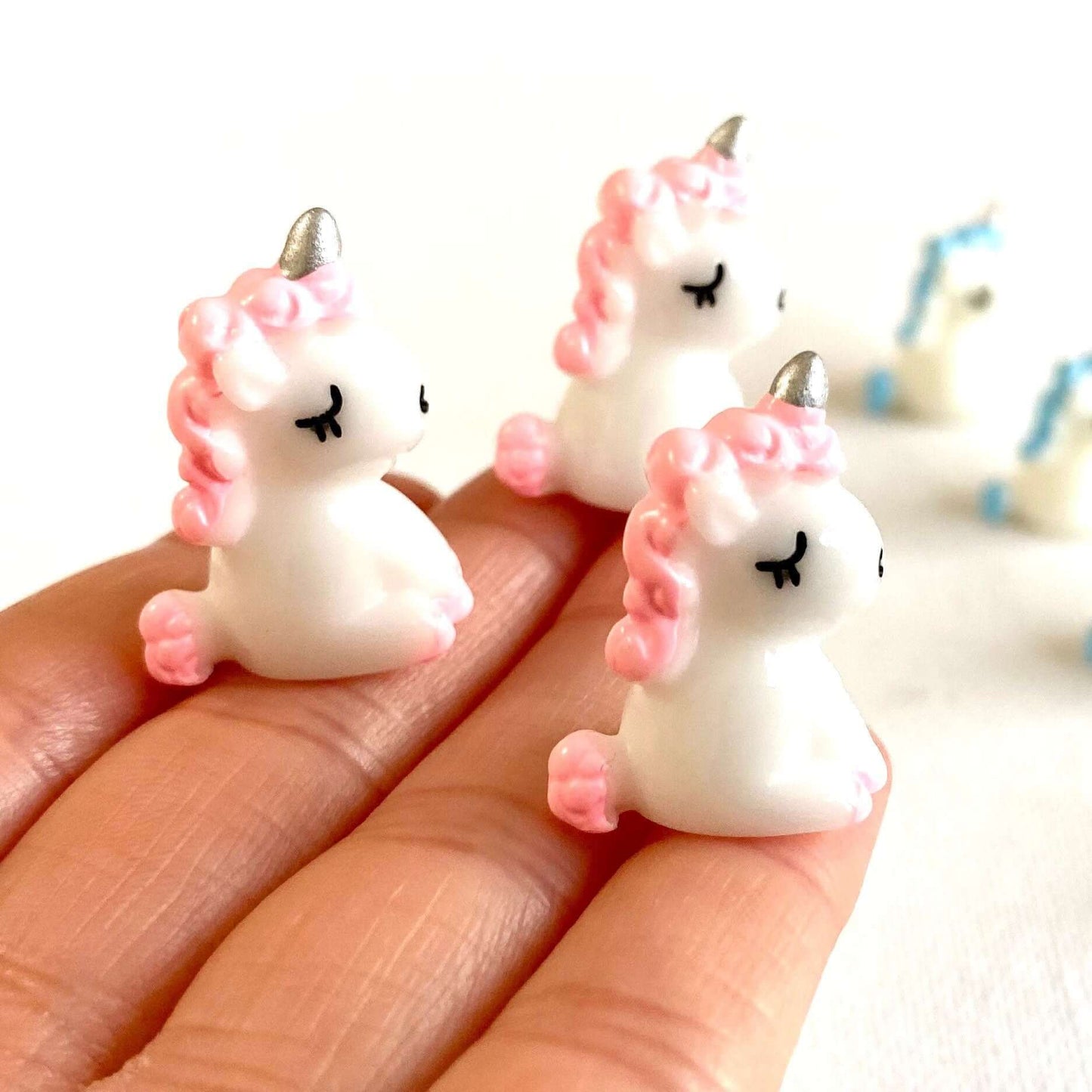 Tiny resin Unicorns Set of 2 Cake decoration Terrarium Fairy Garden figurines - Blacksparrowuk