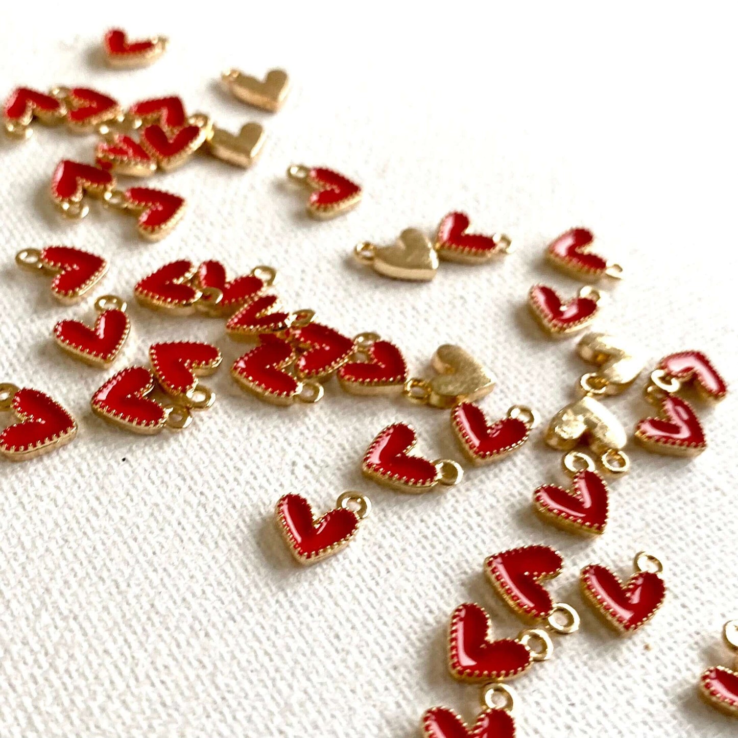 Tiny enamel Heart charms red heart pendants Love heart tags - Blacksparrowuk