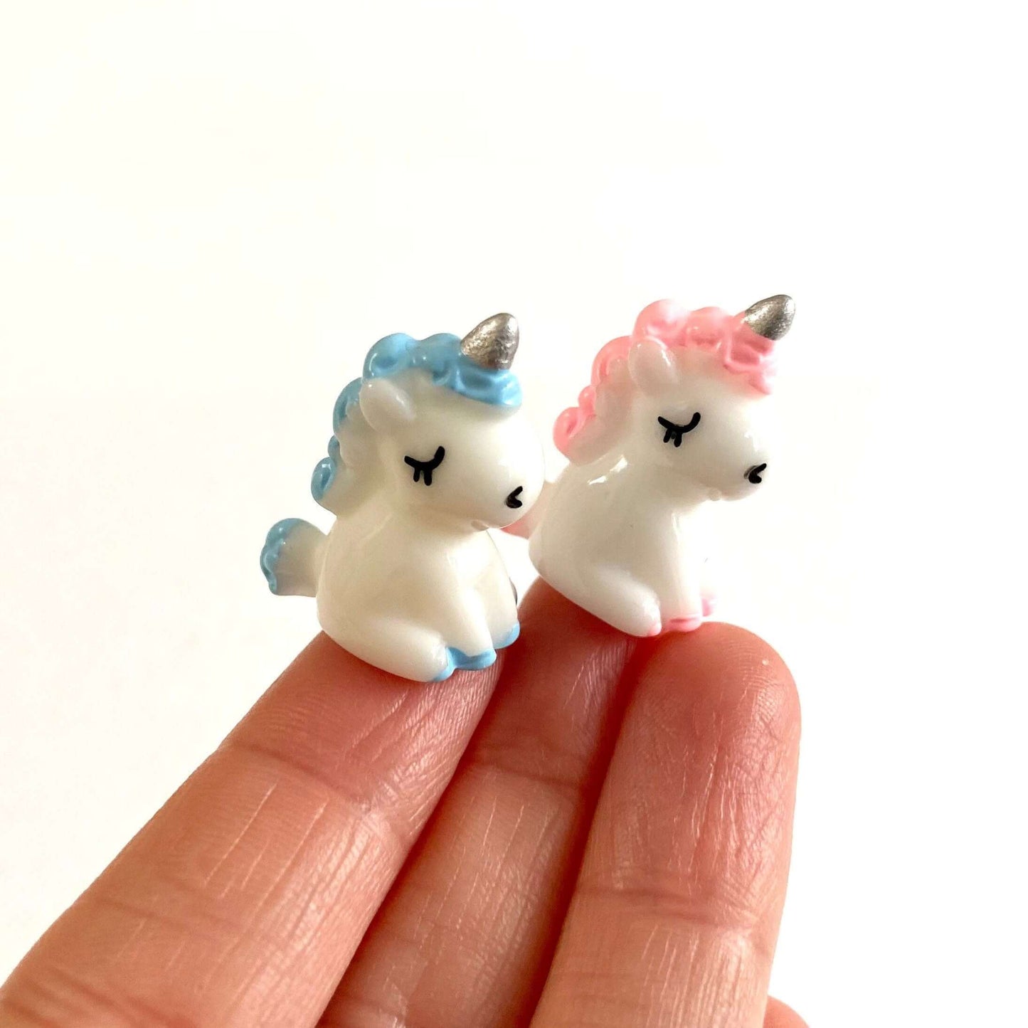 Tiny resin Unicorns Set of 2 Cake decoration Terrarium Fairy Garden figurines - Blacksparrowuk