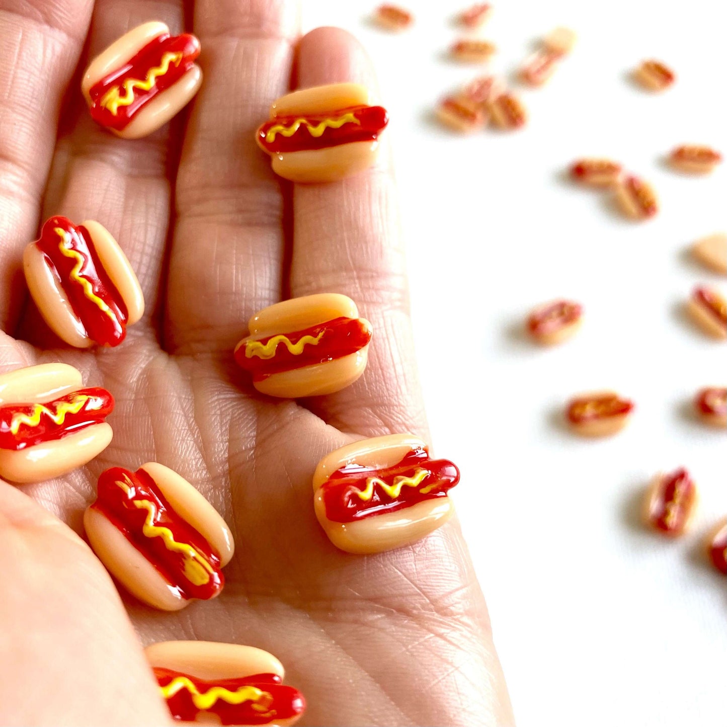 Miniature hotdog 1/12 scale Food decoden - Blacksparrowuk
