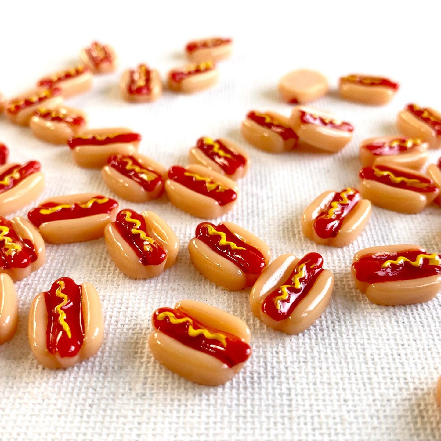 Miniature hotdog 1/12 scale Food decoden - Blacksparrowuk