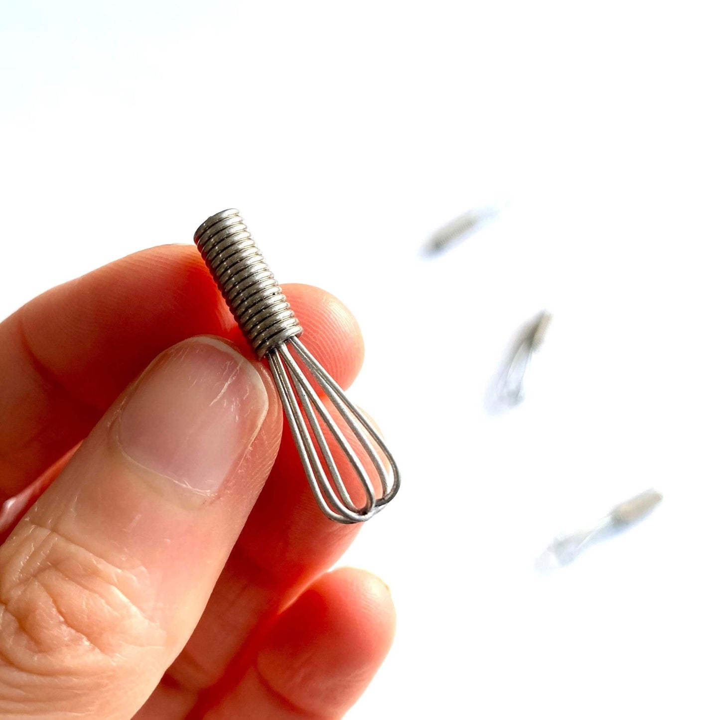 Tiny kitchen Whisk 1/12 scale Dollhouse kitchen Utensil Egg beater - Blacksparrowuk
