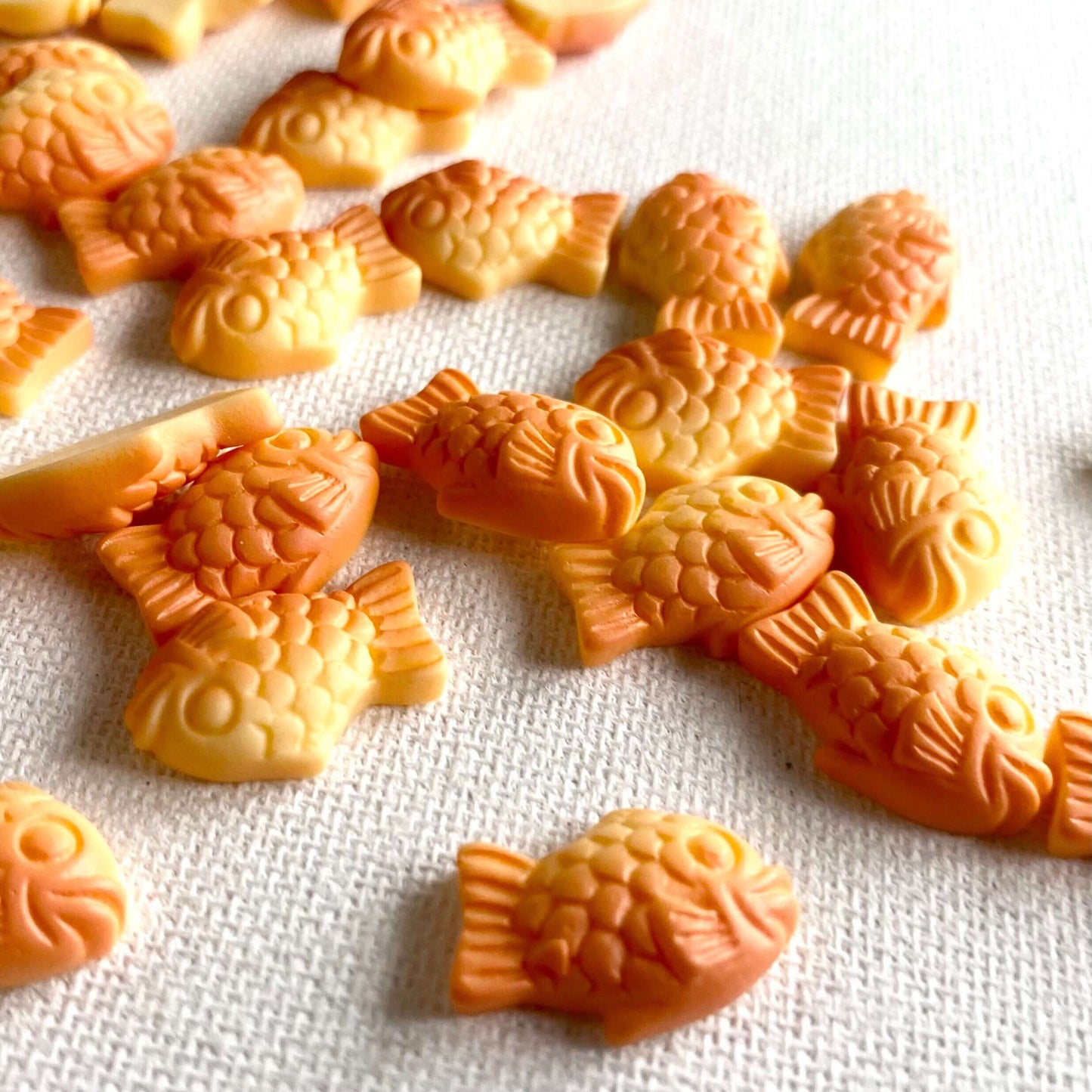 Cute Kawaii Mini Fish biscuit flat back resin Charm food - Blacksparrowuk