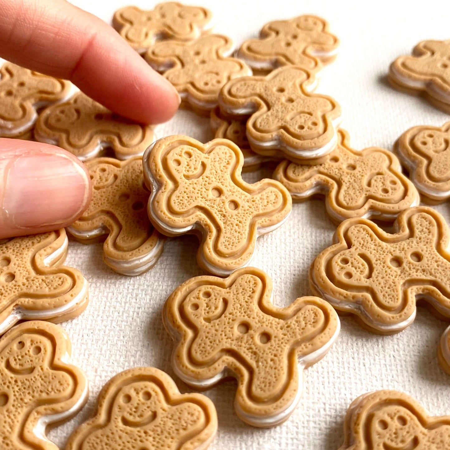 Miniature Gingerbread men biscuits charms - Blacksparrowuk