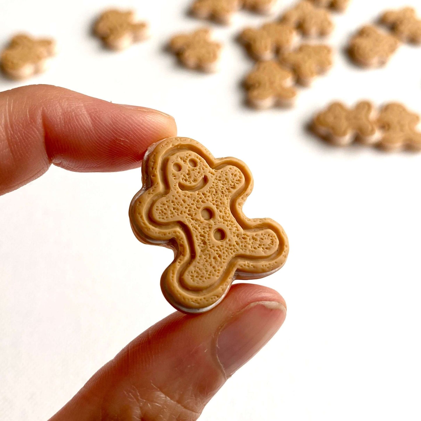 Miniature Gingerbread men biscuits charms - Blacksparrowuk