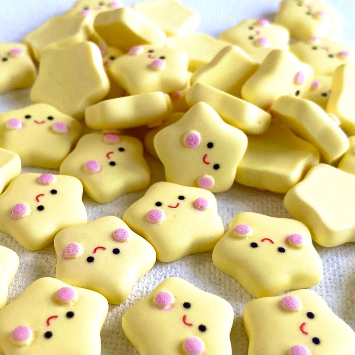 Happy star charms Cute Pastel Kawaii yellow Star flat back resin Cabochon - Blacksparrowuk
