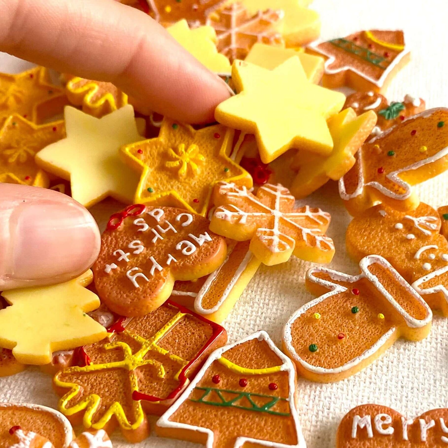 Christmas Cookie mix resin Fake food Flat back cabochon Random selection - Blacksparrowuk