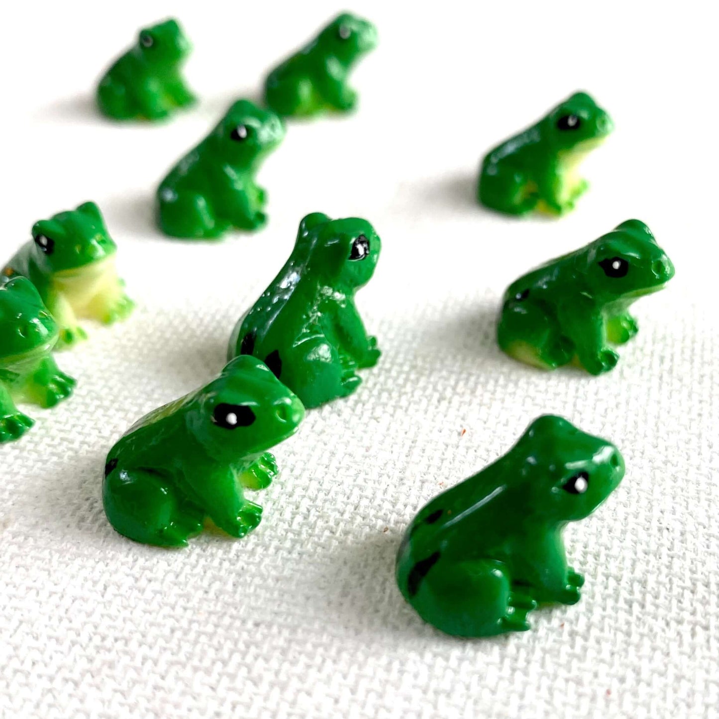 Miniature Frog resin dollhouse miniature terrarium fairy garden dolls toy - Blacksparrowuk