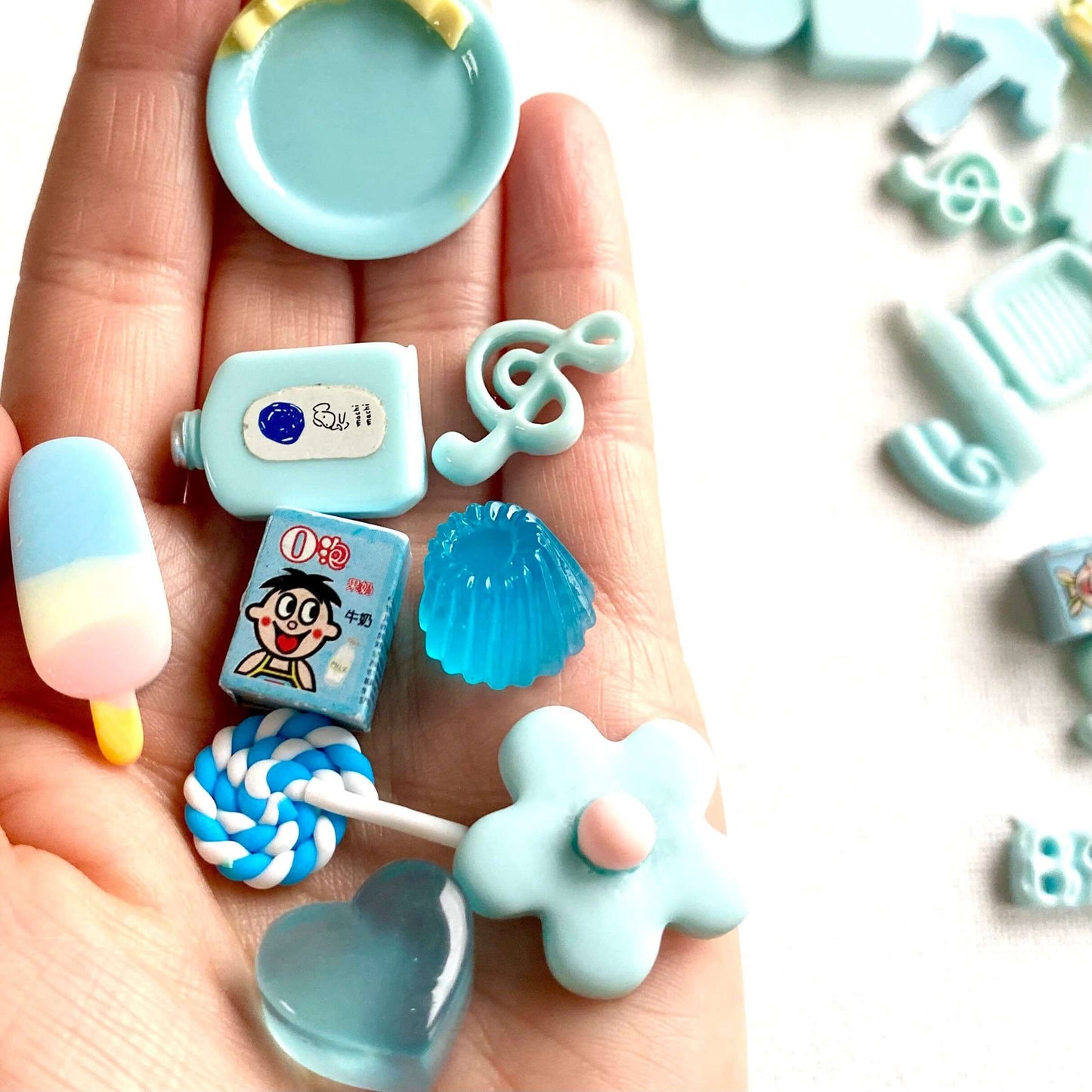 Blue set Miniature resin Food Toy Kitchen random mix selection - Blacksparrowuk
