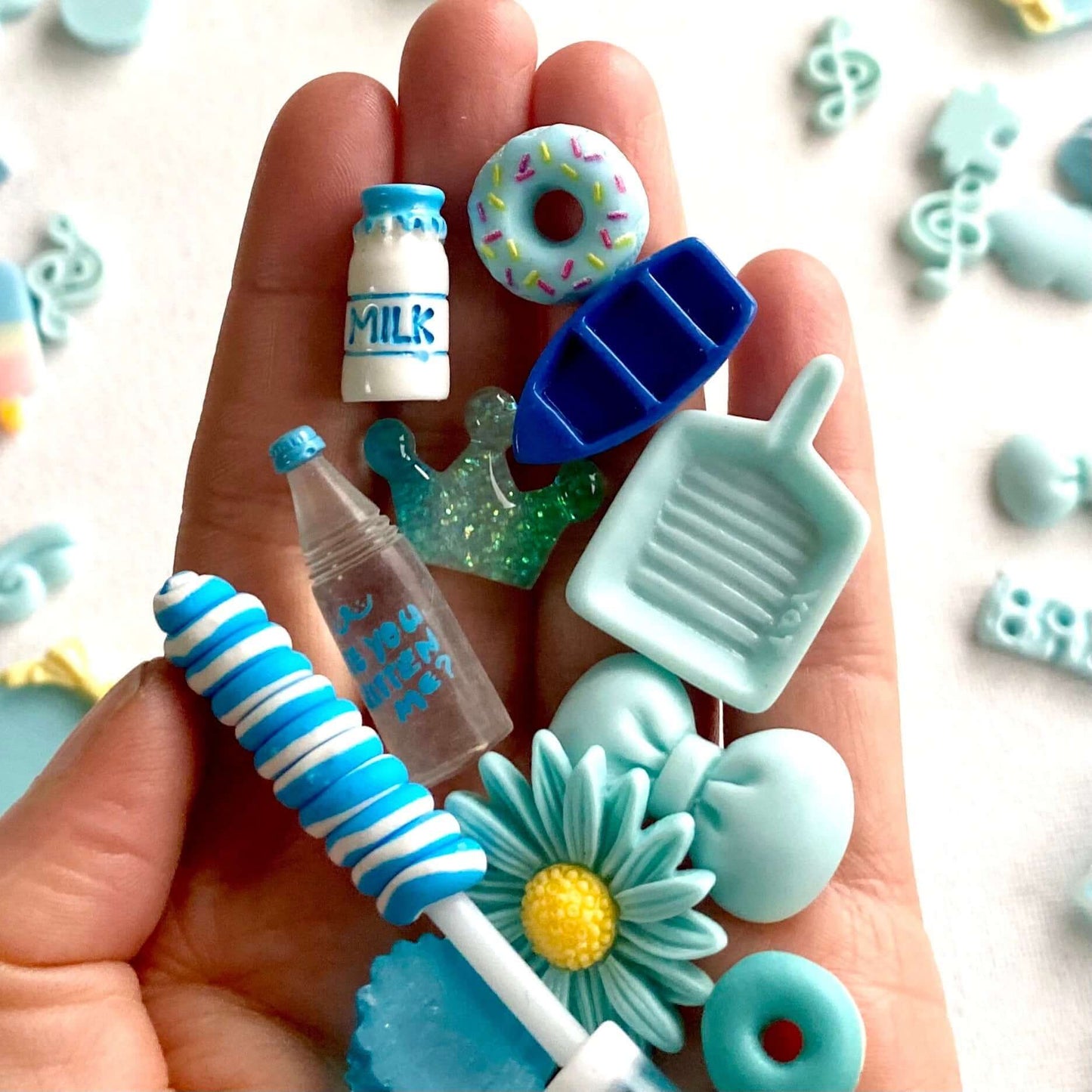 Blue set Miniature resin Food Toy Kitchen random mix selection - Blacksparrowuk