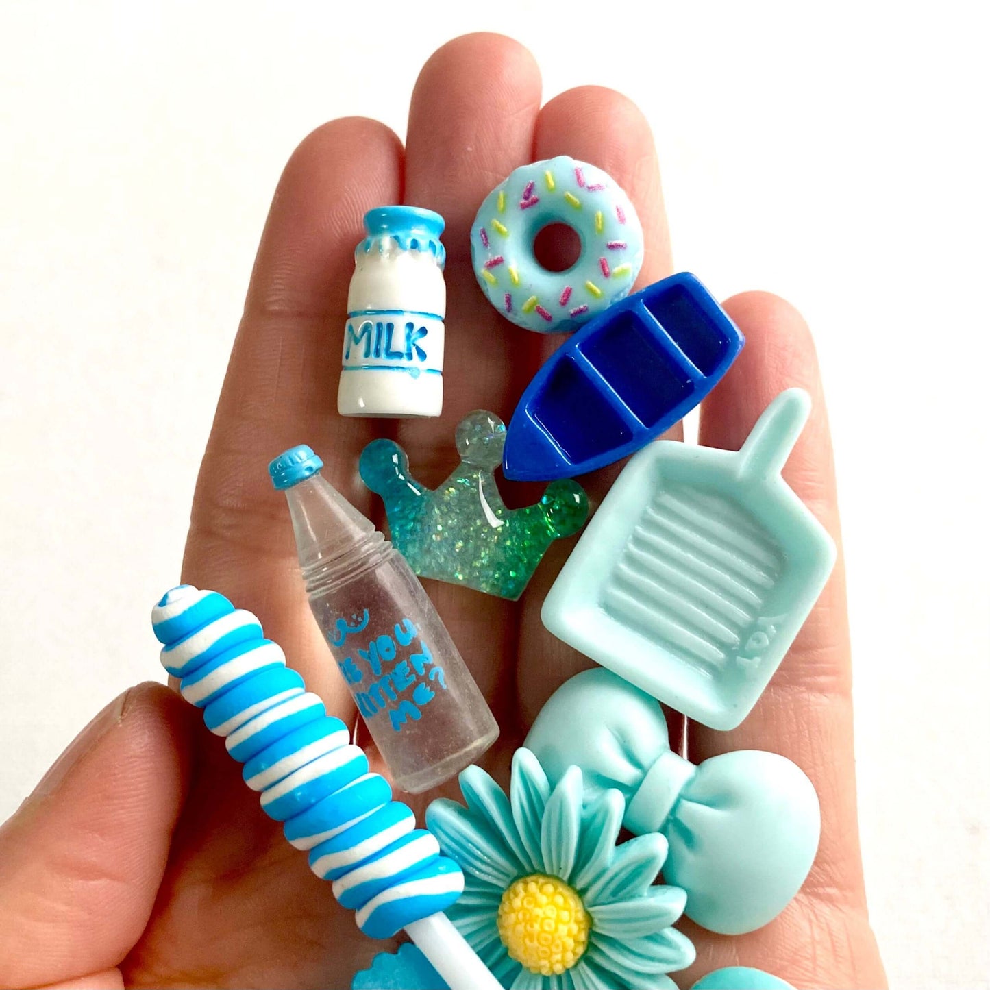 Blue set Miniature resin Food Toy Kitchen random mix selection - Blacksparrowuk