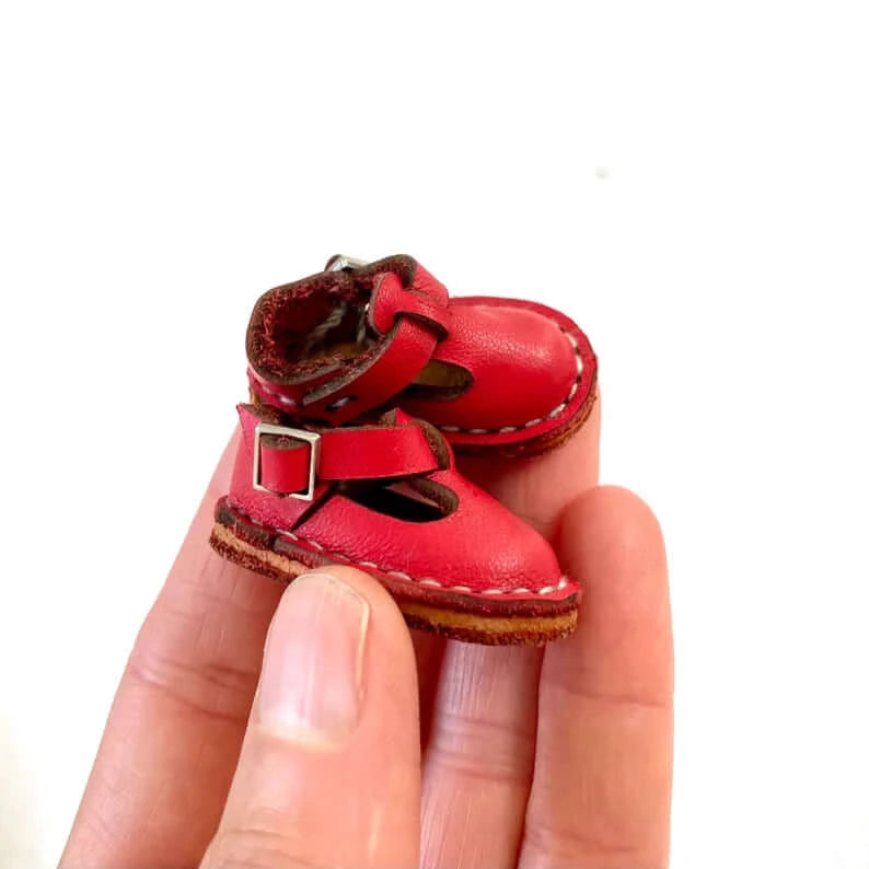 Tiny leather doll shoes Blythe doll shoes Red Doll boots 37mm Red Doll buckle shoes - Blacksparrowuk