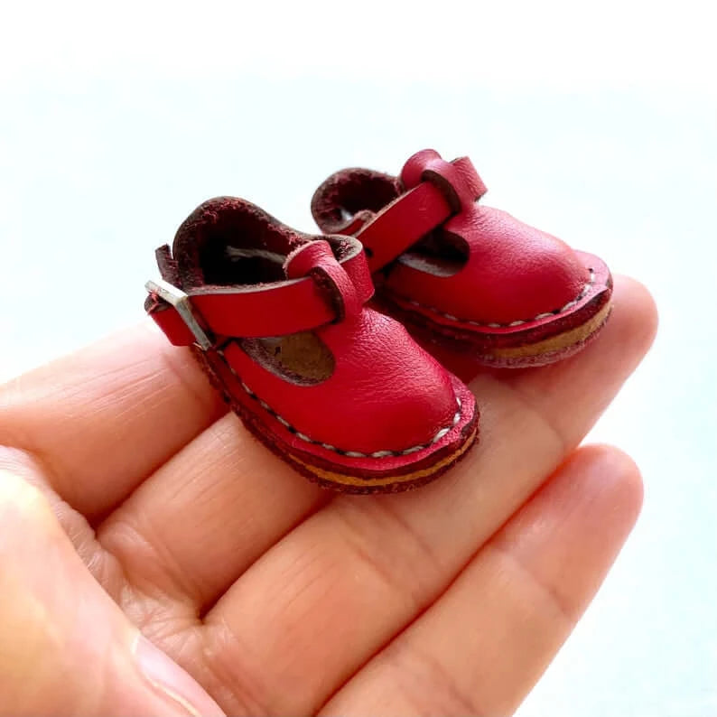 Tiny leather doll shoes Blythe doll shoes Red Doll boots 37mm Red Doll buckle shoes - Blacksparrowuk