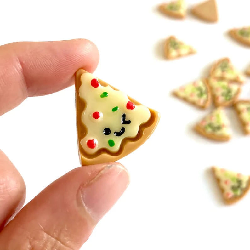 Miniature pizza 1/6 scale Food decoden flat back charms 23 x 25mm Happy Kawaii miniature resin food - Blacksparrowuk