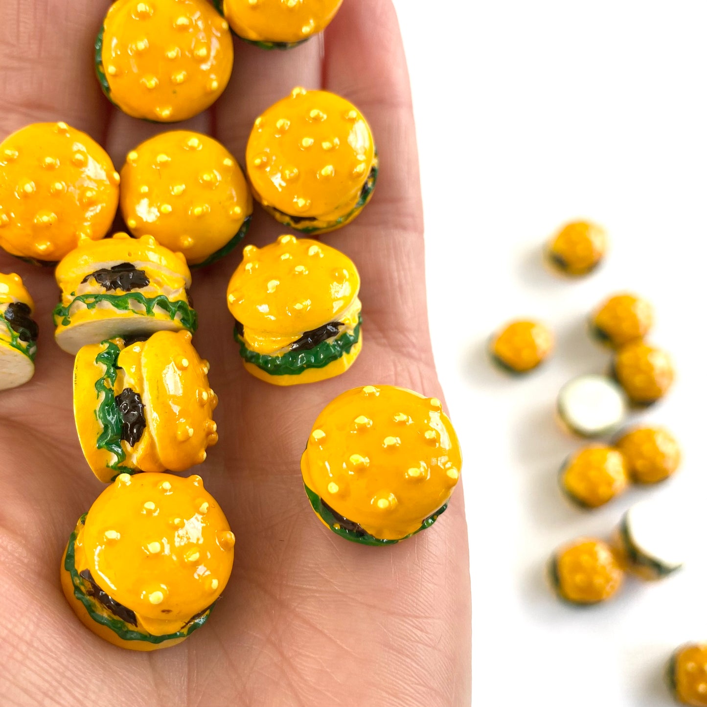 Dollhouse food Miniature hamburger 1/6 scale burger flat back charms 18mm resin food - Blacksparrowuk
