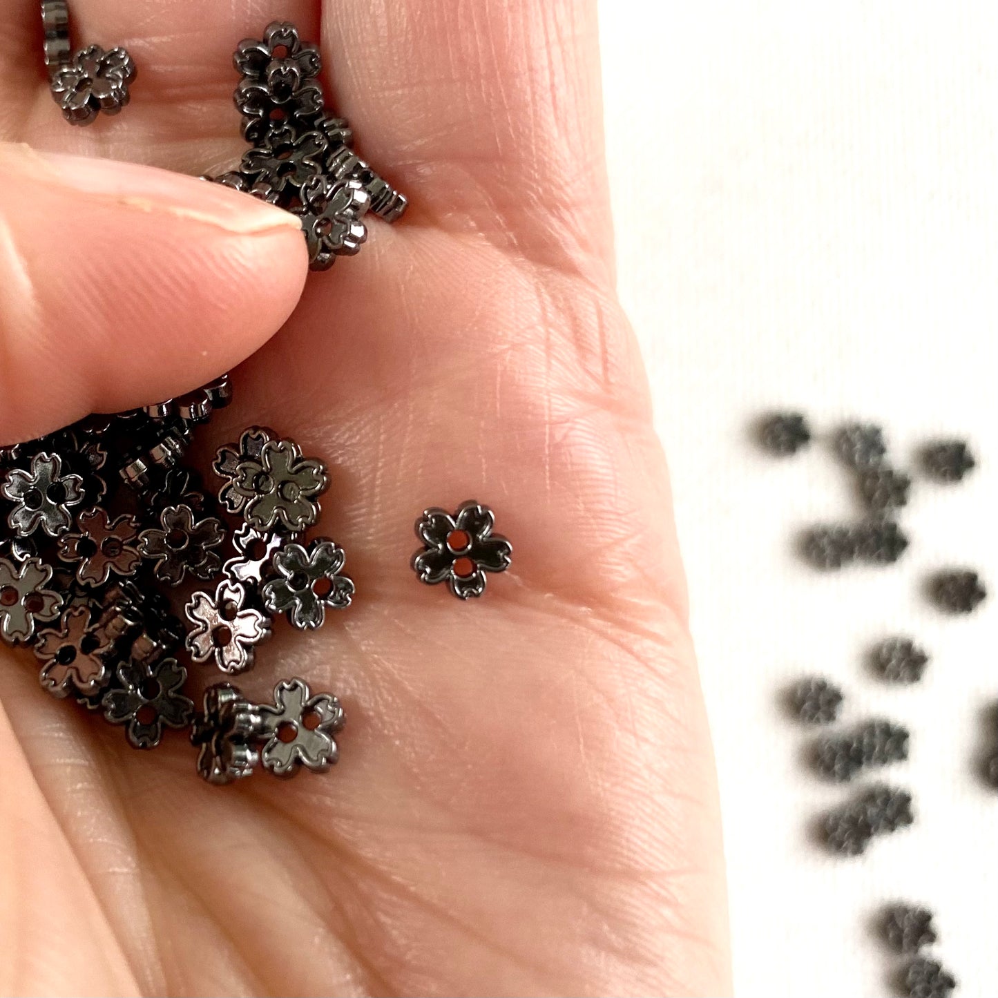 5mm tiny Flower buttons Mini metal buttons Miniature buttons for dolls - Blacksparrowuk