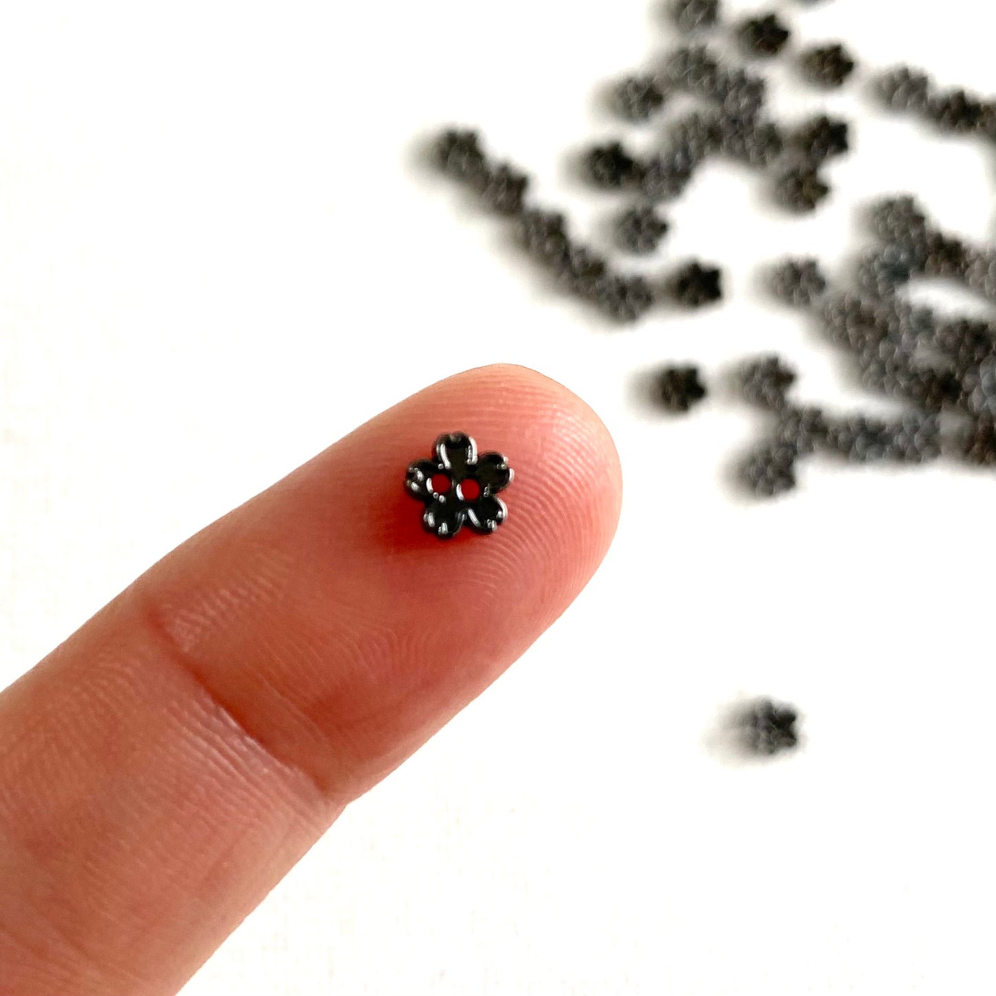 5mm tiny Flower buttons Mini metal buttons Miniature buttons for dolls - Blacksparrowuk