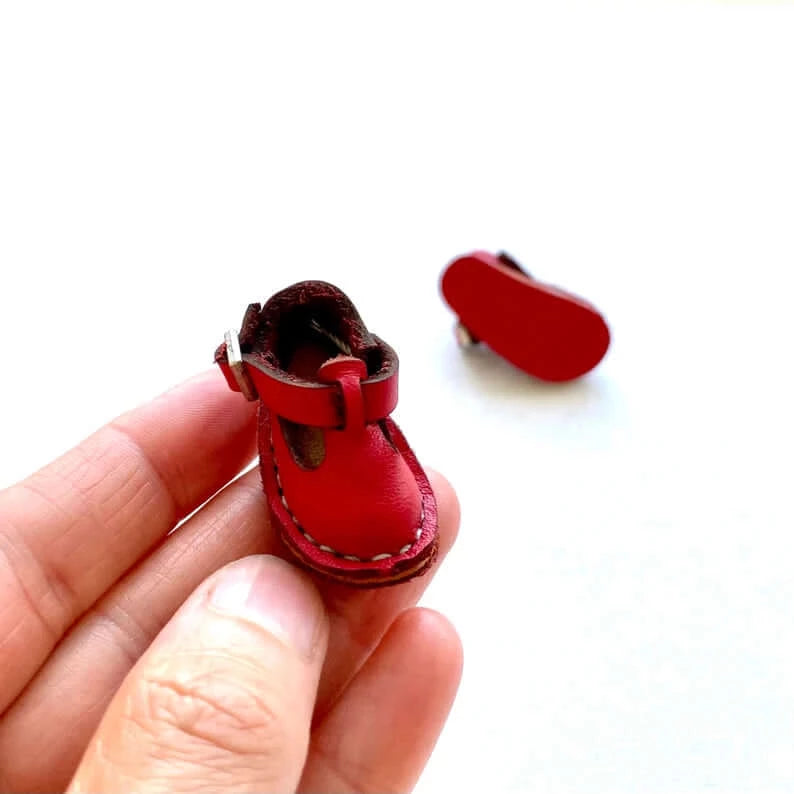 Tiny leather doll shoes Blythe doll shoes Red Doll boots 37mm Red Doll buckle shoes - Blacksparrowuk
