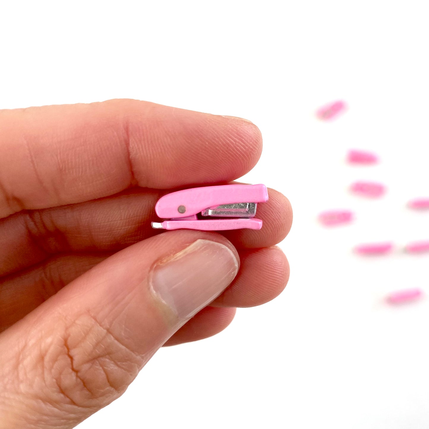 Miniature Stapler pink 1/6 Scale Metal Doll stationery Blythe Barbie size - Blacksparrowuk