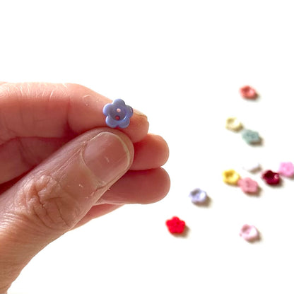 8mm Miniature flower buttons 2 Hole plastic