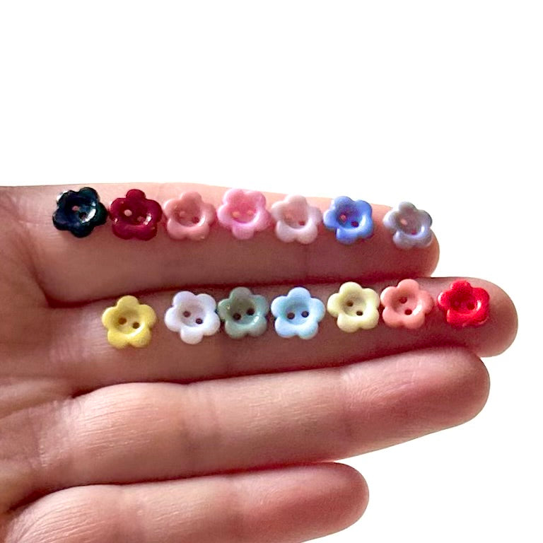 8mm Miniature flower buttons 2 Hole plastic