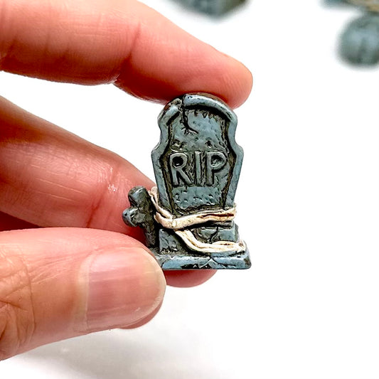 Miniature halloween gravestone