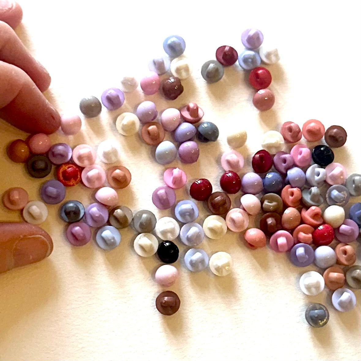 Miniature mushroom plastic buttons with shank fastener 7.5mm
