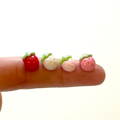 Miniature 3D Strawberry charm mix 7mm