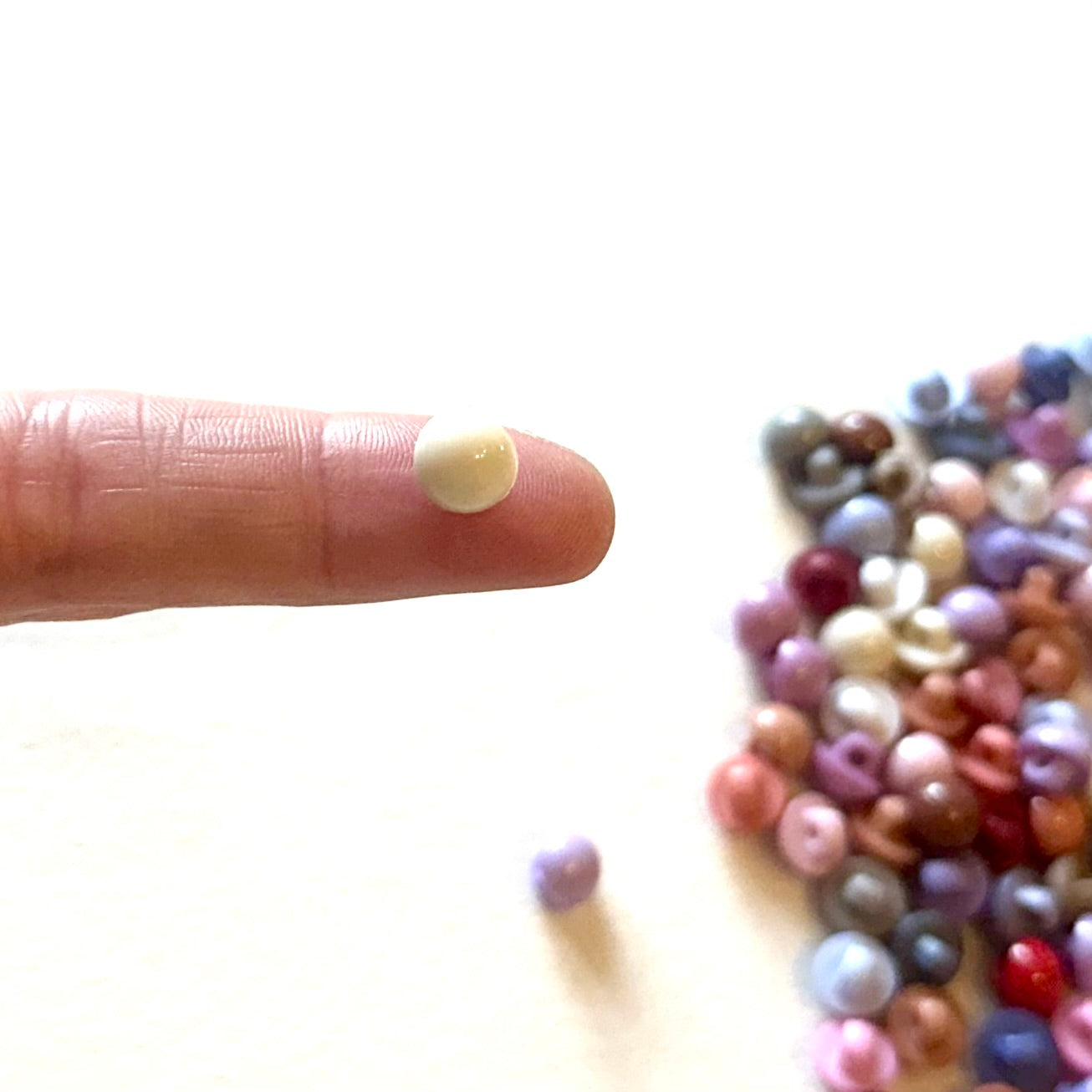 Miniature mushroom plastic buttons with shank fastener 7.5mm