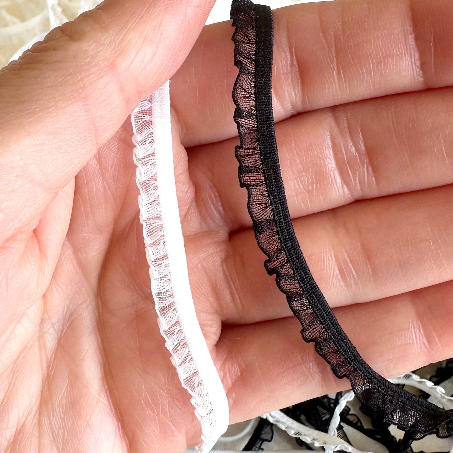 6mm elastic black white stretchy lace trim 2mtrs