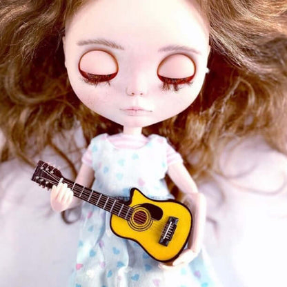 Dollhouse miniature Guitar 1/6 scale Blythe doll accessory realistic wooden tiny Musical Instrument - Blacksparrowuk