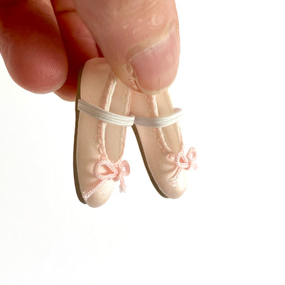 Miniature doll Ballet shoes tiny pink Silk ballet slippers for 1/6 Blythe doll BJD doll - Blacksparrowuk