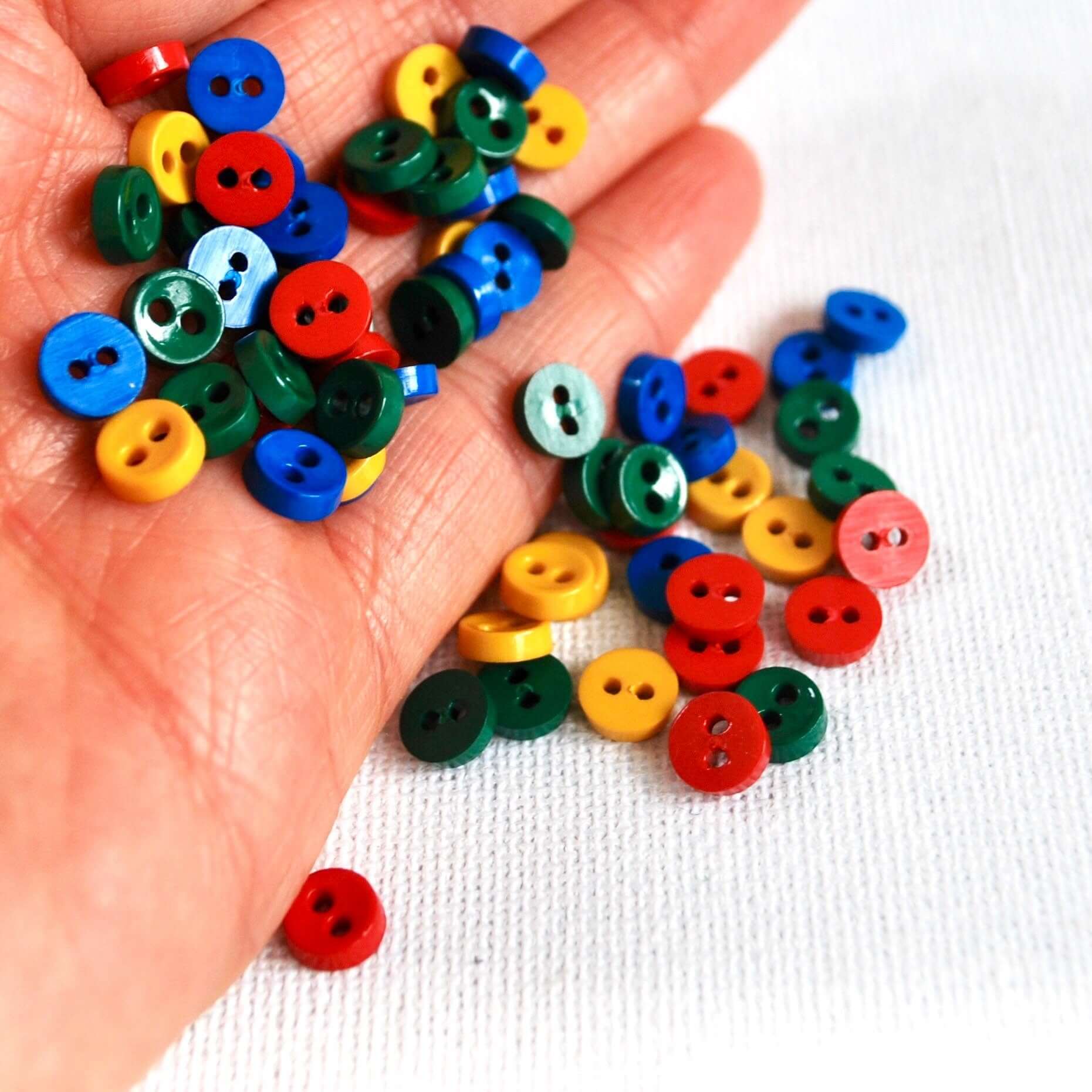 7mm tiny buttons Mini buttons Rainbow multi coloured plastic buttons - Blacksparrowuk