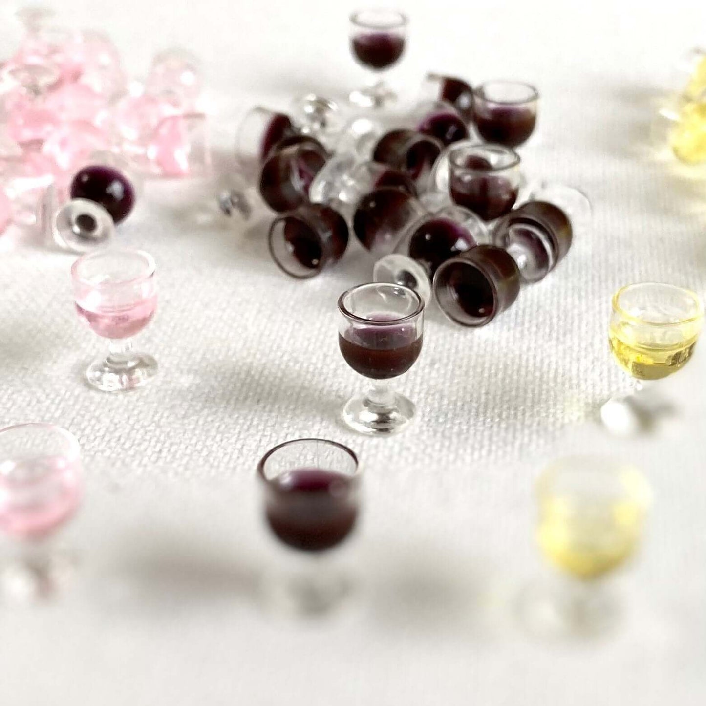 Miniature Kitchen Wine glasses 1/12 resin Dolls kitchenware - Blacksparrowuk