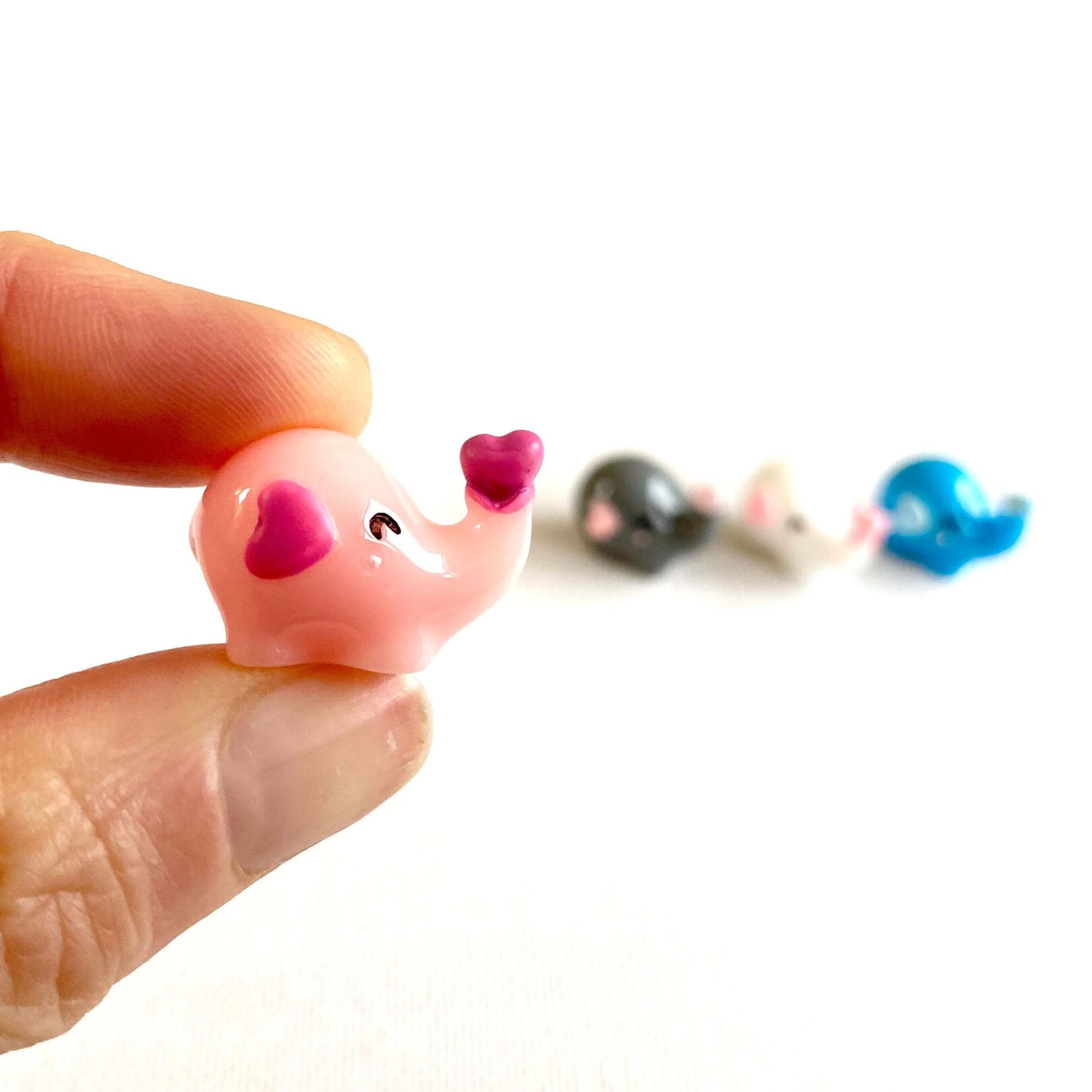 Dollhouse miniature 2pcs Tiny resin Elephant - Blacksparrowuk