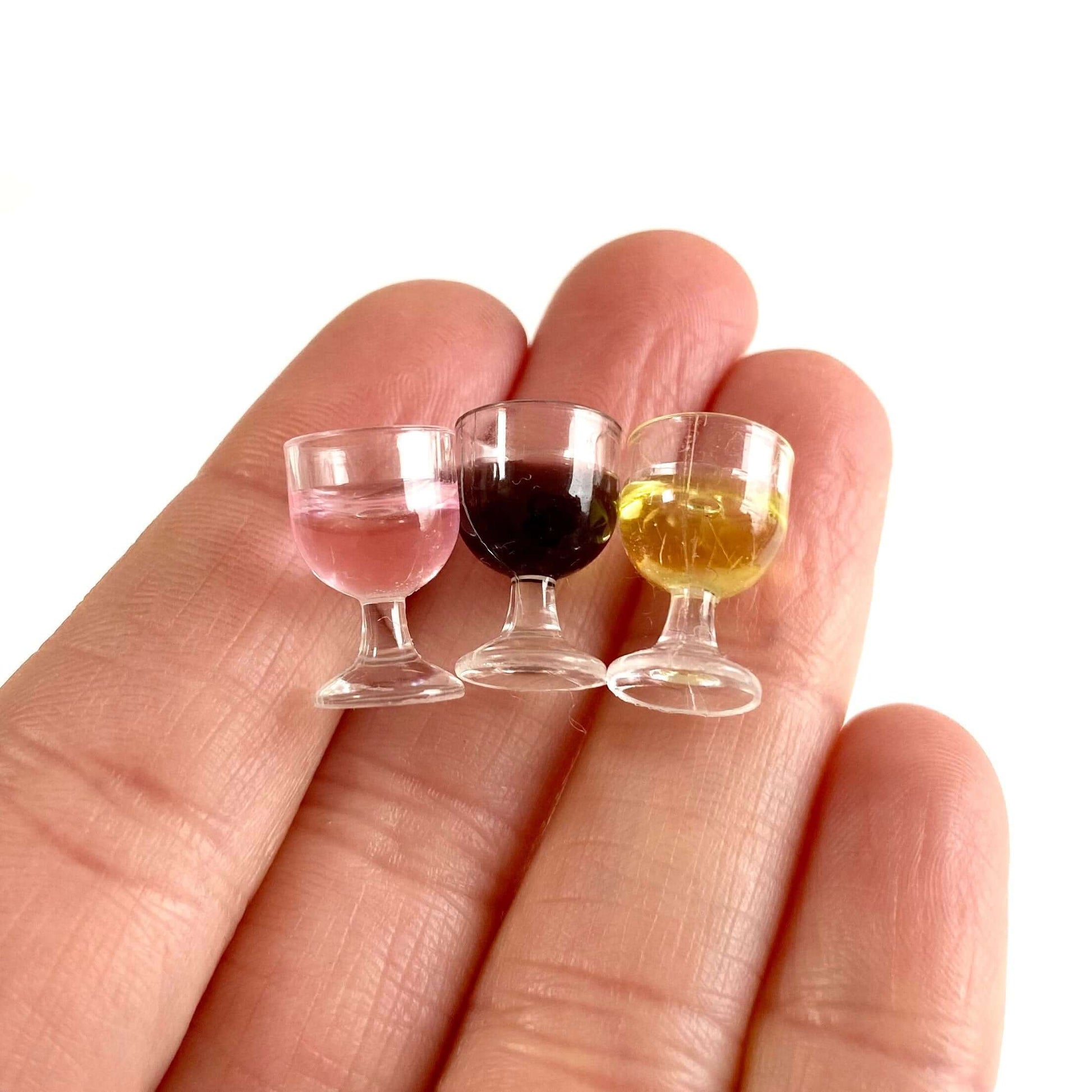 Miniature Kitchen Wine glasses 1/12 resin Dolls kitchenware - Blacksparrowuk