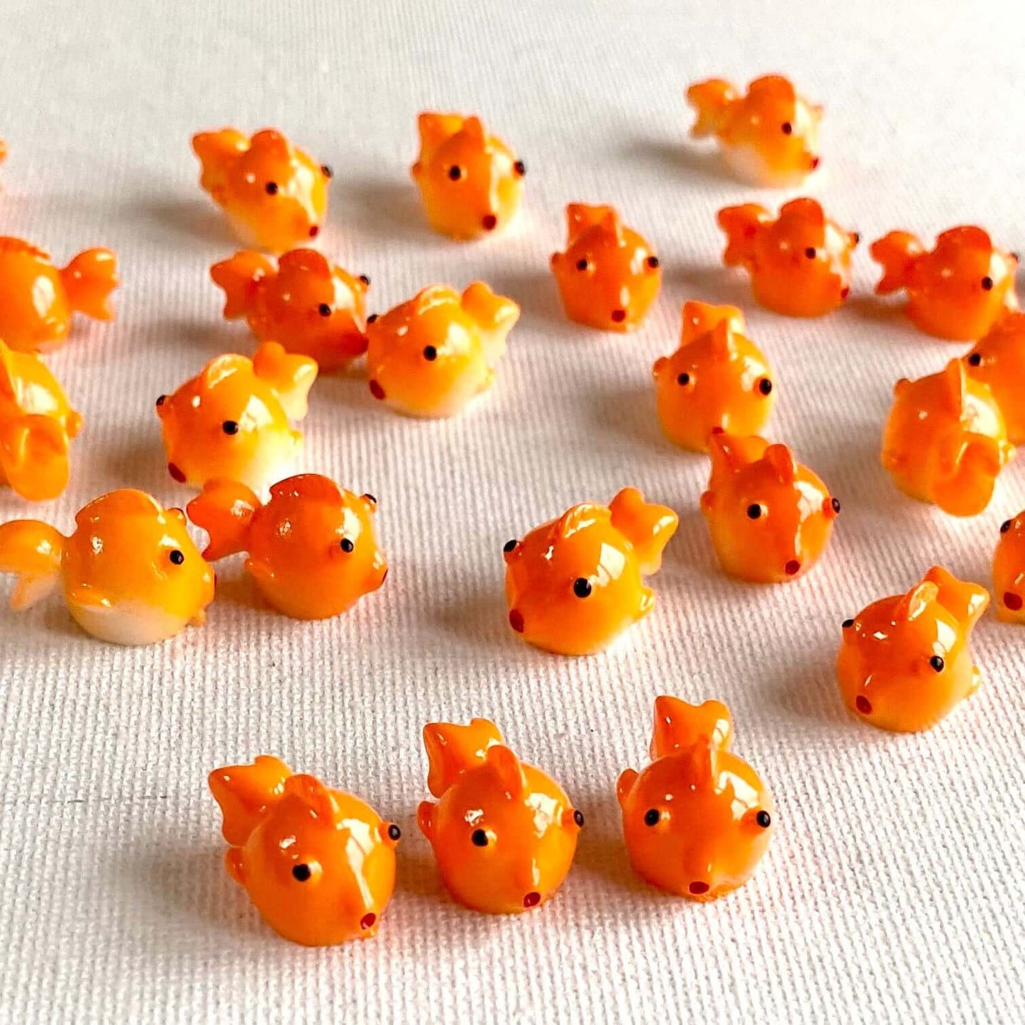 Miniature Goldfish resin charms Terrarium Fairy Garden Dollhouse miniature - Blacksparrowuk